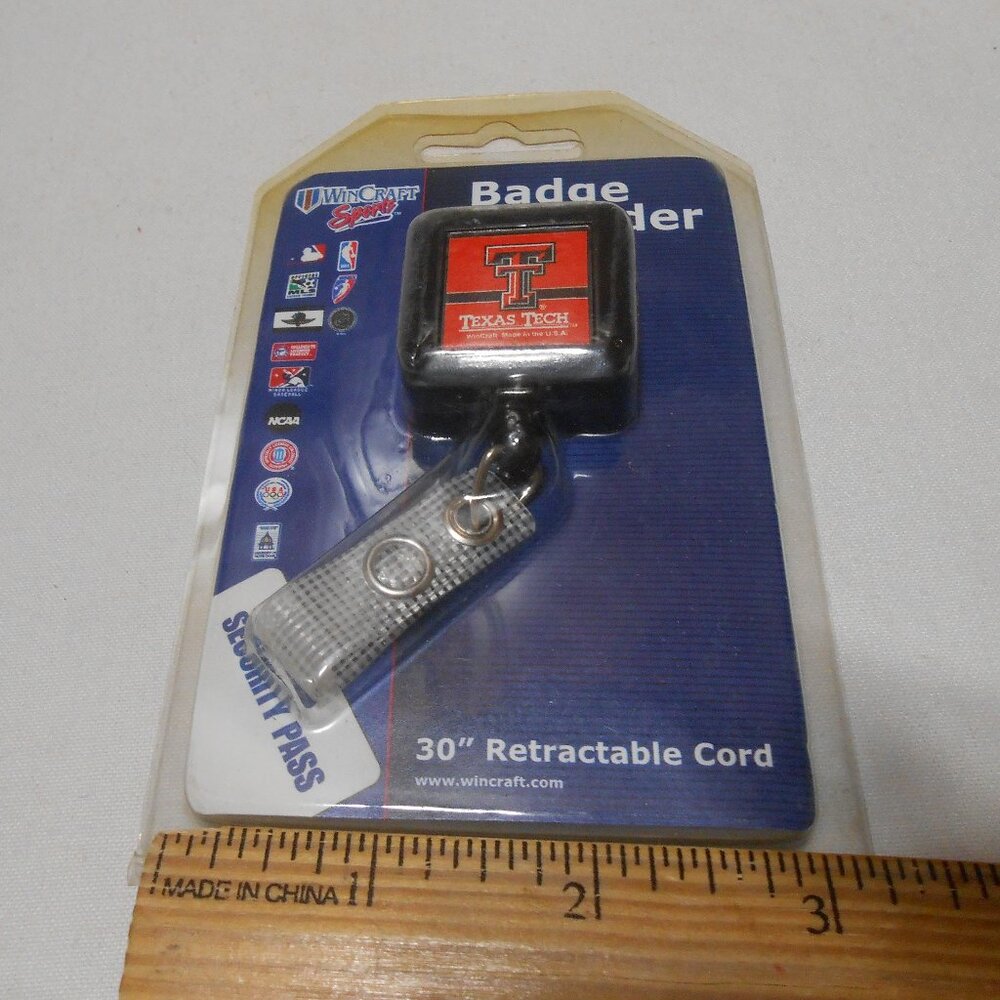 NEW TTU TEXAS TECH BY WINCRAFT SPORTS BADGE HOLDER w/ 30" RETRACTABLE CORD 👦🏈